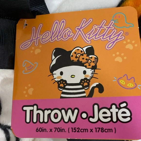 Hello Kitty Halloween Blanket - Orange and Purple - Picture 8 of 8